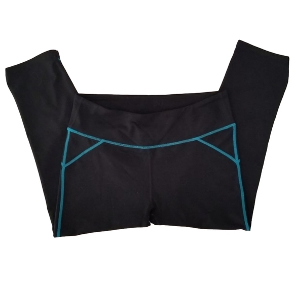 Fabletics High Rise Sydney Capri Leggings Size Small Black. - Picture 2 of 6